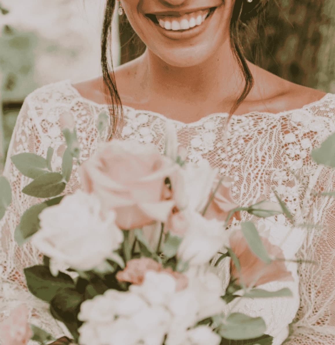 Weddings — Bouquets, crowns and ceremony florals